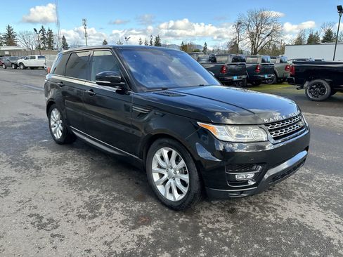 Used 2017 Land Rover Range Rover Sport SE image 6