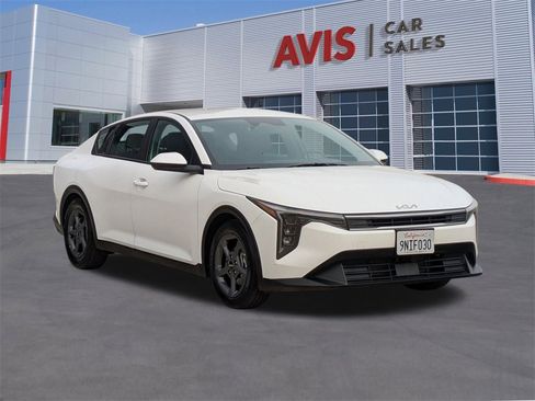 Used 2025 Kia K4 LXS image 3
