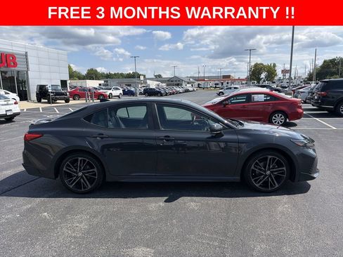 Used 2025 Toyota Camry XSE AWD/4WD image 32