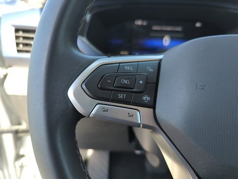 Used 2022 Volkswagen Taos SE image 37