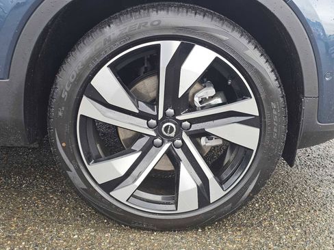 New 2026 Volvo XC40 B5 Ultra w/ Climate Package image 9