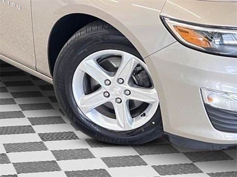 Used 2023 Chevrolet Malibu LS image 23