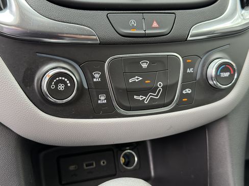 Used 2024 Chevrolet Equinox LS w/ LS Convenience Package FWD image 24