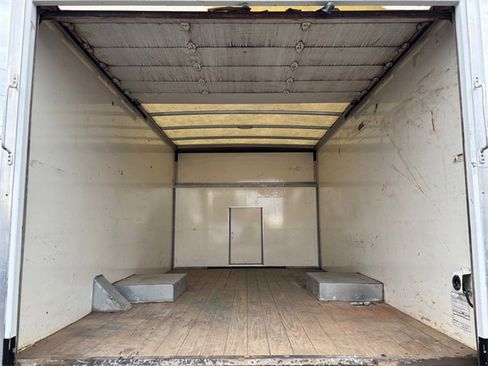 Used 2022 Ford E-350 and Econoline 350 Super Duty w/ Power Windows & Locks Group image 13