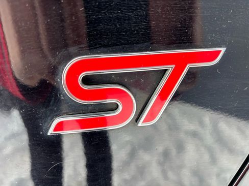 Used 2018 Ford Focus ST image 14