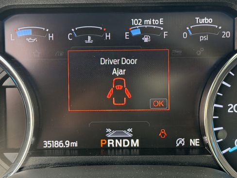 Used 2021 Ford Expedition XLT image 16