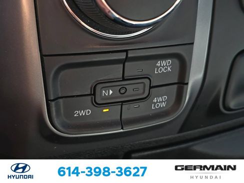 Used 2024 RAM 1500 Classic SLT AWD/4WD image 32
