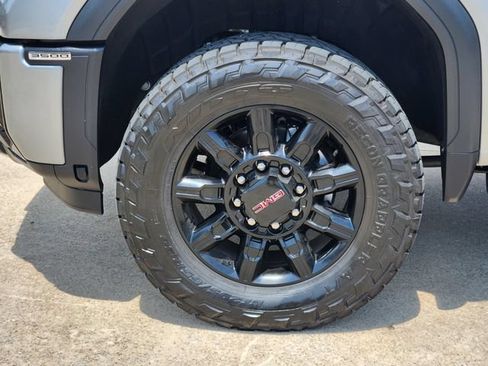 Used 2026 GMC Sierra 3500 AT4 w/ AT4 Premium Plus Package AWD/4WD image 10