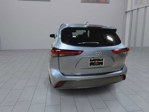 Used 2023 Toyota Highlander Limited AWD/4WD image 7