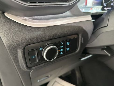 Used 2023 Ford Explorer XLT RWD image 20