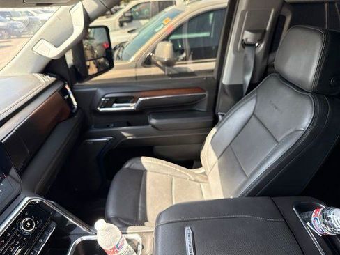 Used 2024 GMC Sierra 2500 Denali w/ Denali Reserve Package AWD/4WD image 13