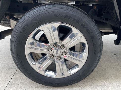 Used 2019 Ford F150 Lariat w/ Equipment Group 502A Luxury image 20