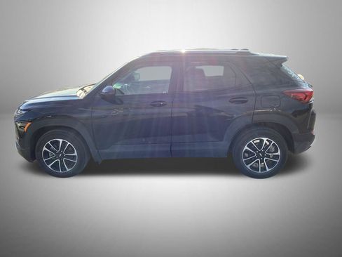 Used 2024 Chevrolet TrailBlazer LT w/ Convenience Package image 2