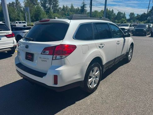 Used 2012 Subaru Outback 3.6R Limited w/ Moonroof Pkg AWD/4WD image 10