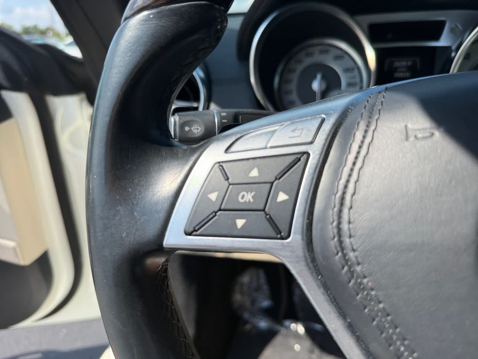 Used 2015 Mercedes-Benz SL 550 image 24