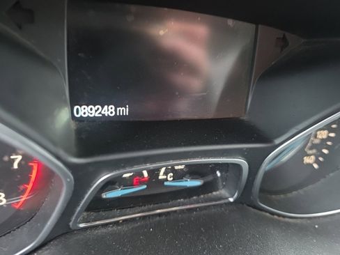 Used 2019 Ford Escape SE image 8