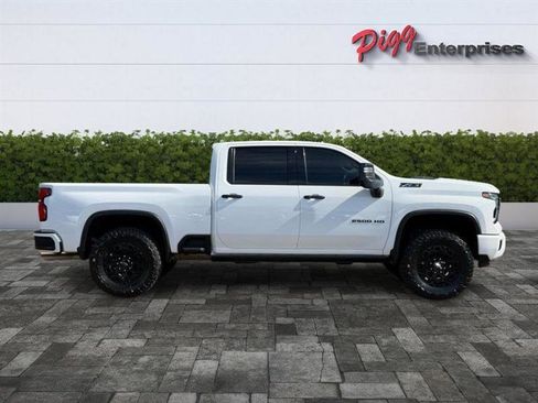 Used 2024 Chevrolet Silverado 2500 LTZ w/ LTZ Plus Package AWD/4WD image 7