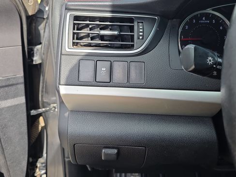 Used 2015 Toyota Camry SE FWD image 21