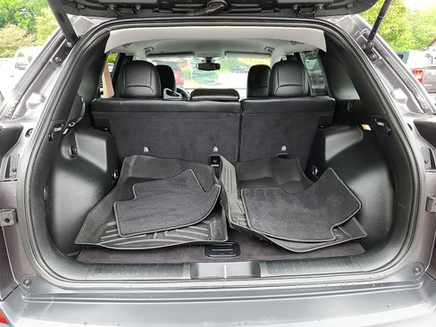 Certified 2019 Jeep Cherokee Limited AWD/4WD image 28
