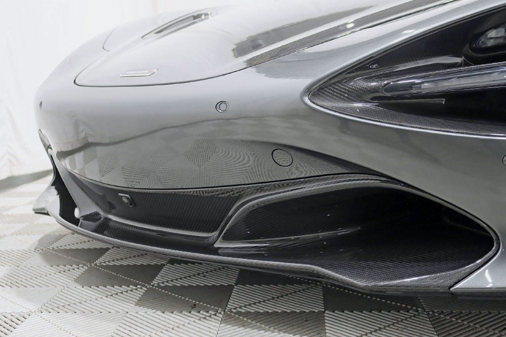 Used 2018 McLaren 720S RWD image 13