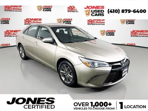 Used 2017 Toyota Camry SE w/ Moonroof Package FWD image 1