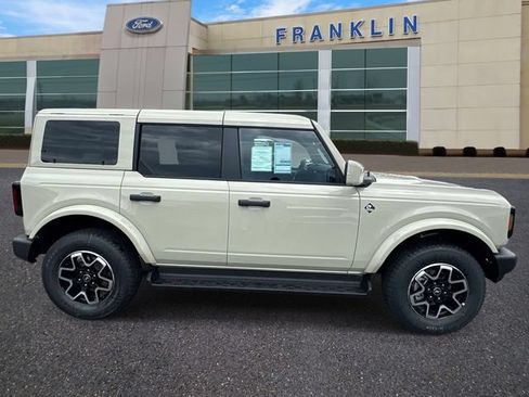 New 2026 Ford Bronco Outer Banks AWD/4WD image 8