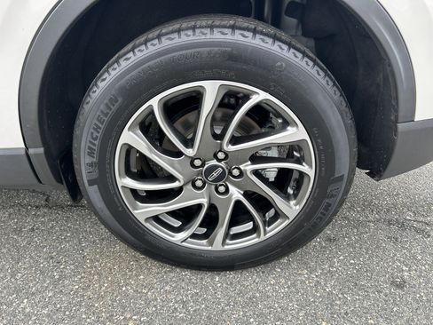 Used 2022 Lincoln Corsair FWD image 16