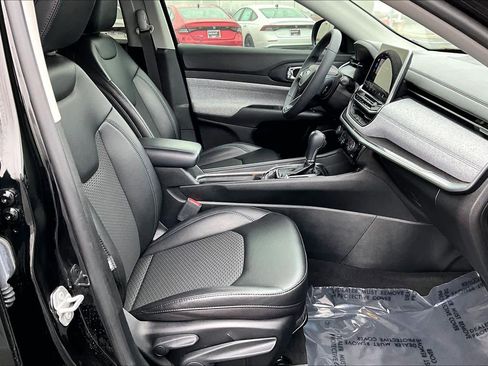 Used 2022 Jeep Compass Latitude image 8