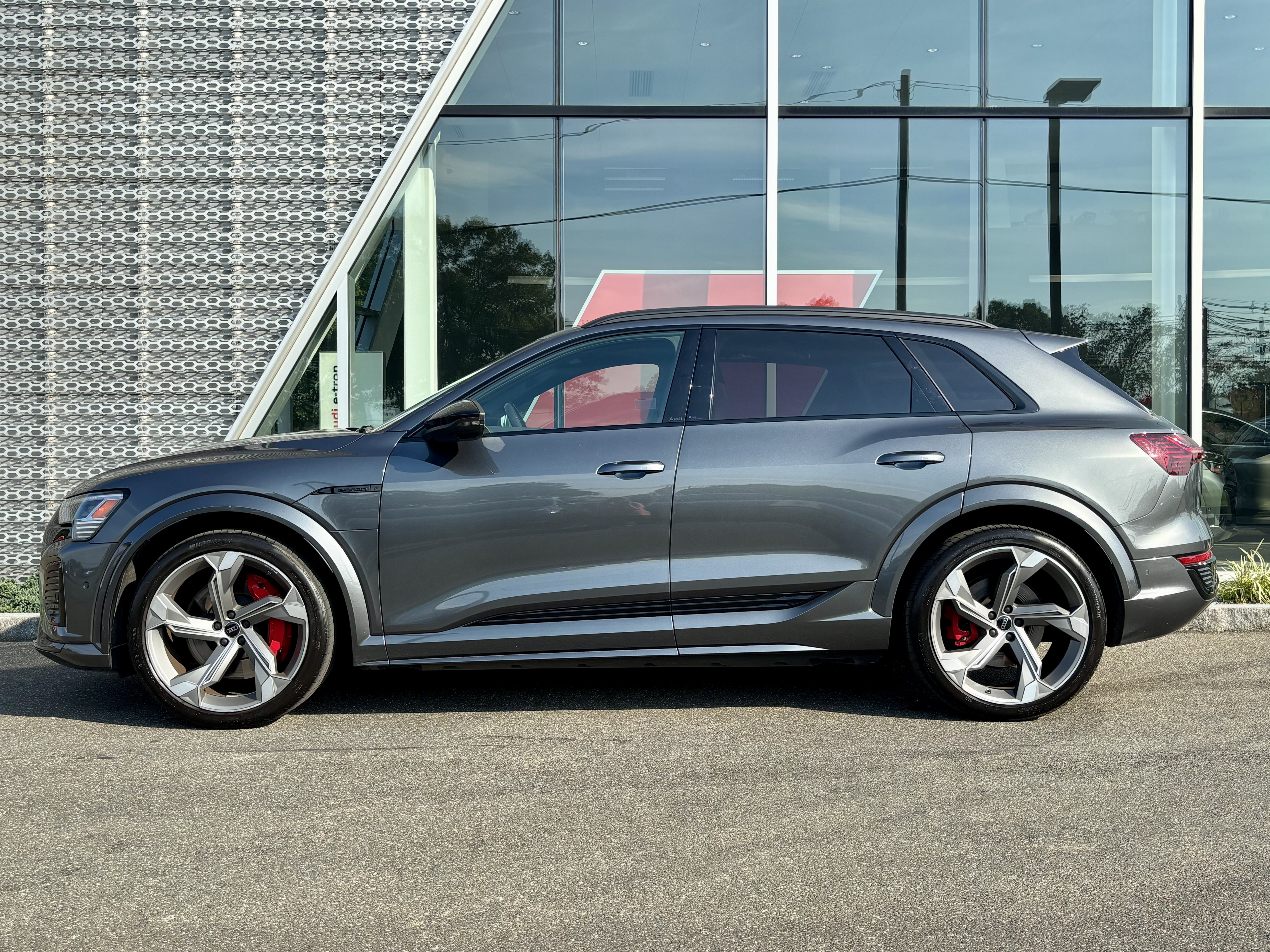 Certified 2024 Audi Q8 e-tron Prestige w/ Prestige Package AWD/4WD image 3