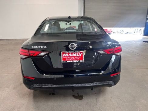 Used 2022 Nissan Sentra SV image 4