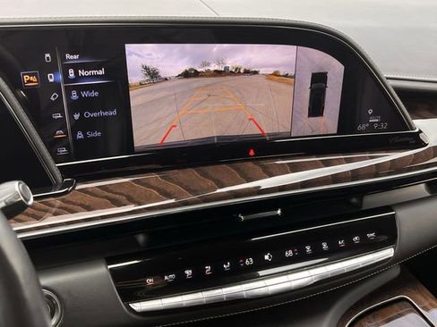 Used 2022 Cadillac Escalade ESV Premium Luxury Platinum image 18