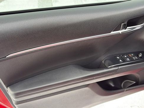 Used 2019 Toyota Camry SE image 22