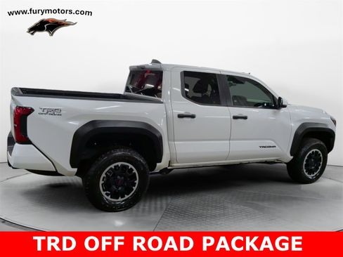 Used 2024 Toyota Tacoma TRD Sport image 2
