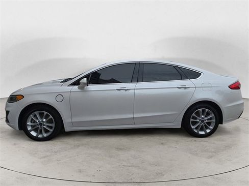 Used 2019 Ford Fusion Energi Titanium image 2