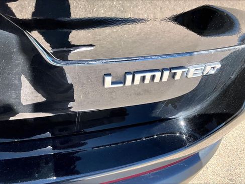 Used 2022 Jeep Grand Cherokee L Limited AWD/4WD image 10