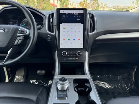 Used 2024 Ford Edge SEL image 16