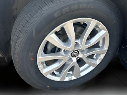 Used 2016 Nissan Rogue SV AWD/4WD image 21