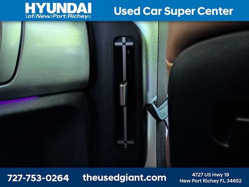 Used 2025 Hyundai Santa Fe Limited FWD image 21