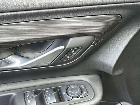 Used 2024 GMC Terrain SLE image 18