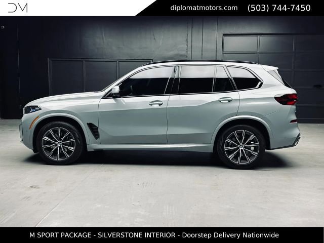 Used 2026 BMW X5 xDrive40i w/ M Sport Package AWD/4WD image 4