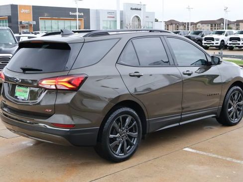 Used 2023 Chevrolet Equinox RS w/ RS Leather Package FWD image 6