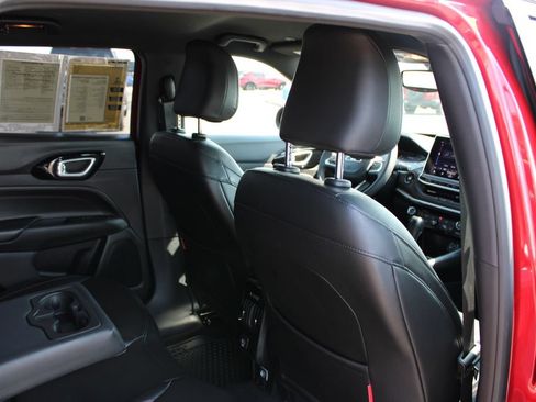Used 2025 Jeep Compass Trailhawk AWD/4WD image 31