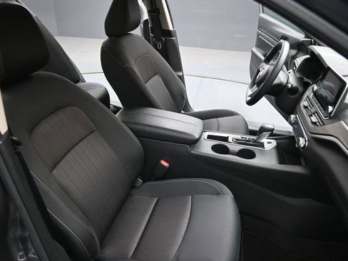 Used 2025 Nissan Altima 2.5 SV image 27