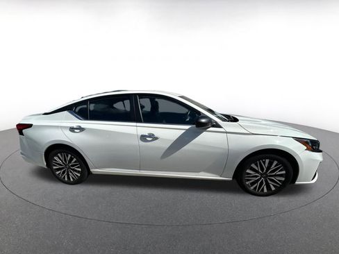 Used 2025 Nissan Altima 2.5 SV image 20