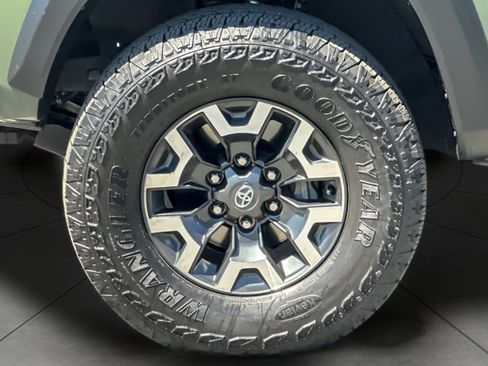 Certified 2022 Toyota Tacoma TRD Off-Road w/ Technology Package RWD image 24