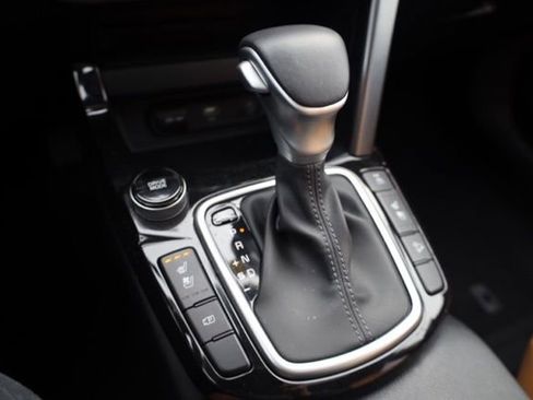 Certified 2024 Kia Seltos SX w/ SX Sunroof Package image 19