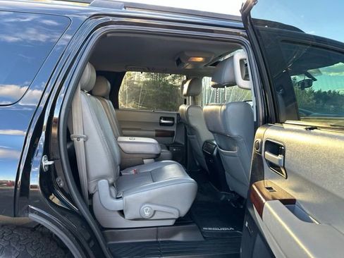 Used 2016 Toyota Sequoia Platinum AWD/4WD image 13