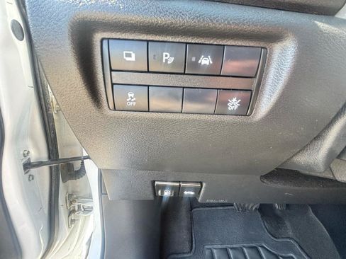 Used 2023 Nissan Versa S FWD image 37