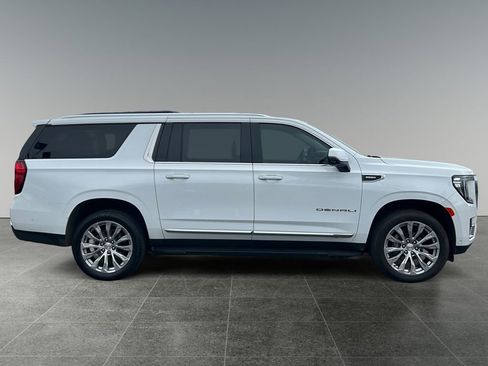 Used 2024 GMC Yukon XL Denali w/ Advanced Technology Package AWD/4WD image 11