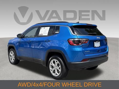 Used 2024 Jeep Compass Latitude AWD/4WD image 8